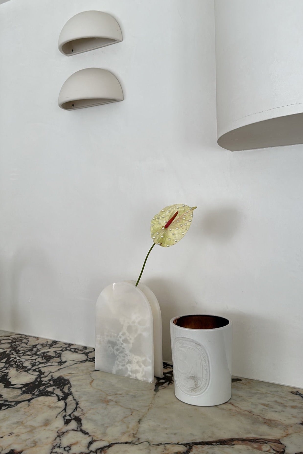 Flora Vase (White Onyx)